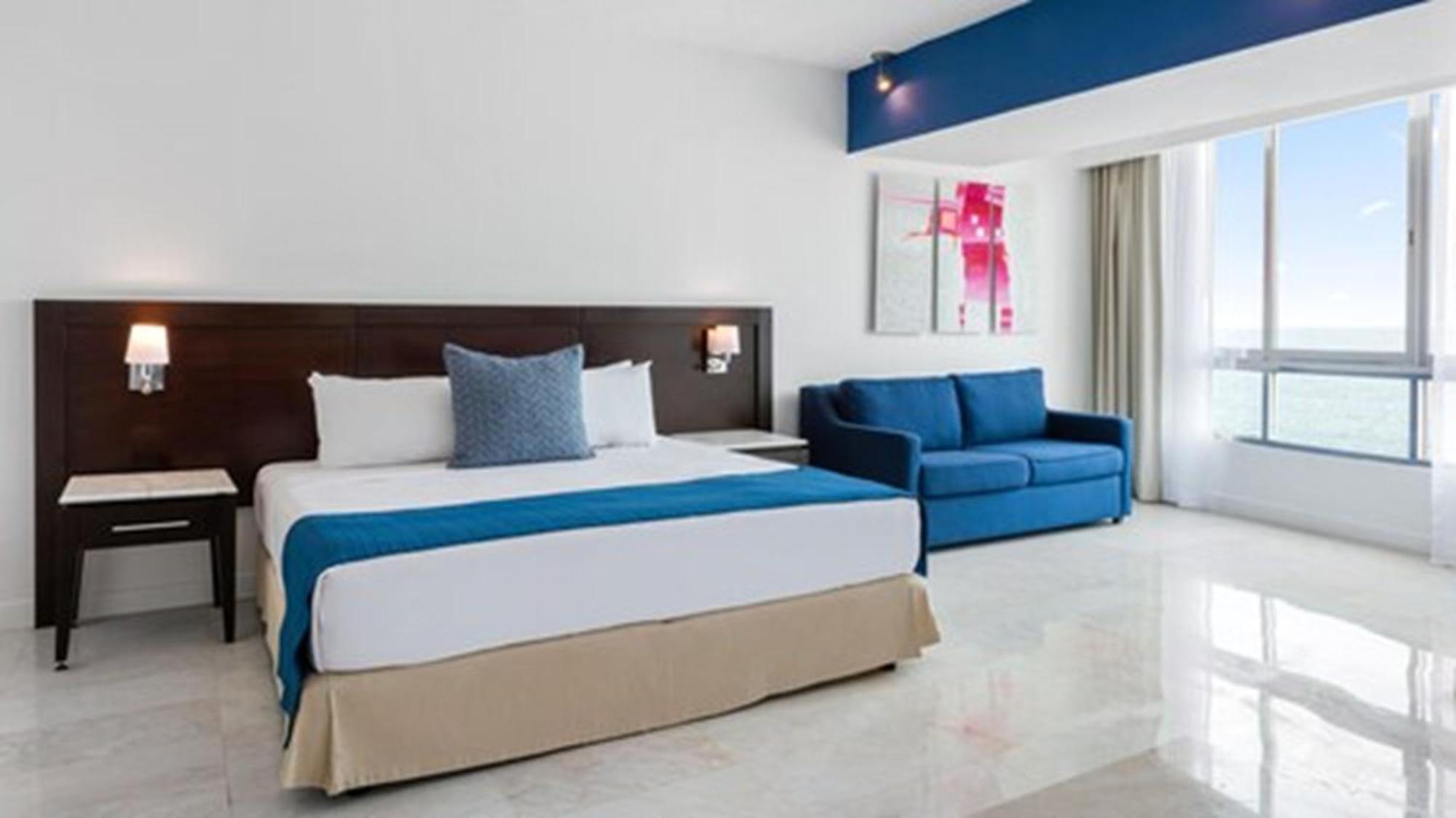 Park Royal Hotel